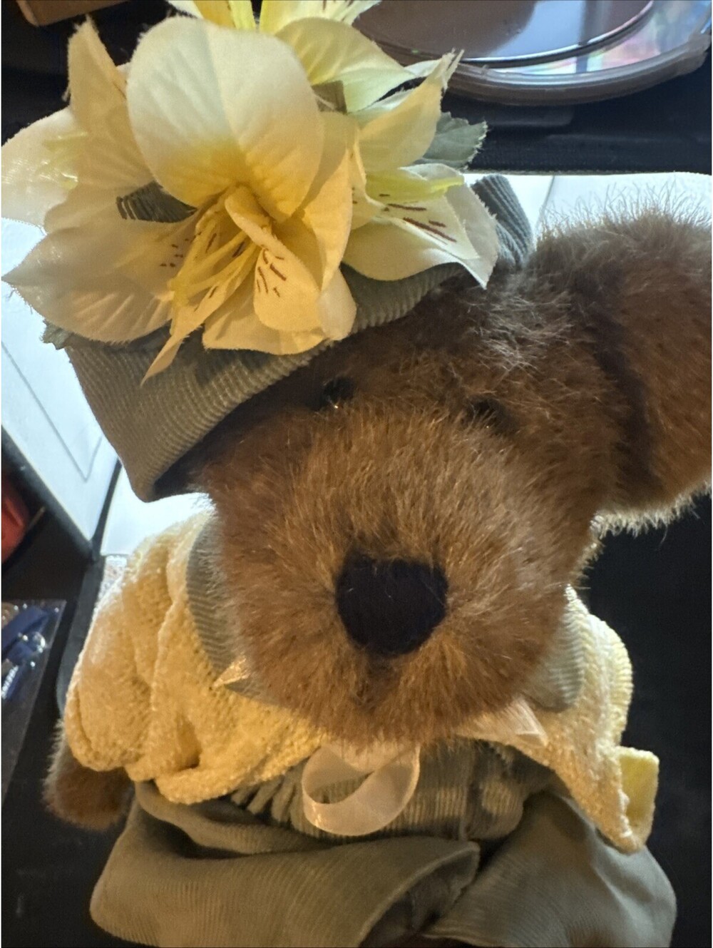 Boyds Bears "Olivia R. Thornbeary" 14" Uptown Exclusive- LE- #900252-- 1999